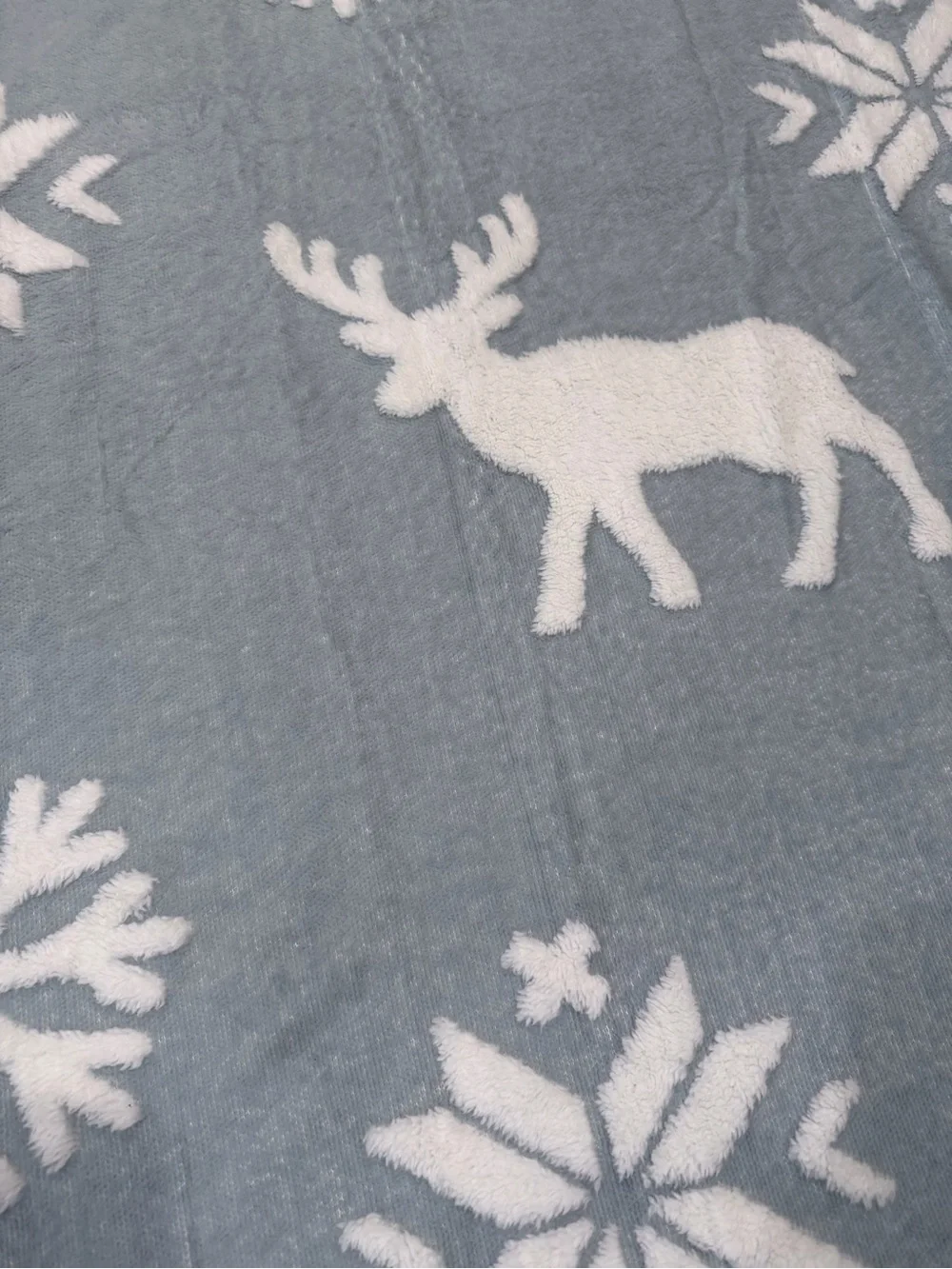 3d Christmas print Gray Reindeer & Snowflake Holiday Throw Blanket Home Holiday